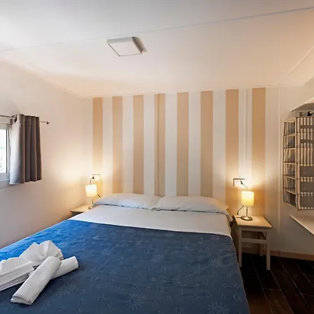 Kamp alanı Villaggio Nettuno *