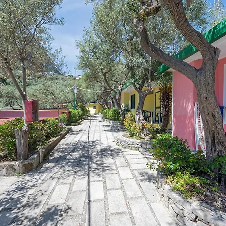 Kamp alanı Villaggio Nettuno Nerano