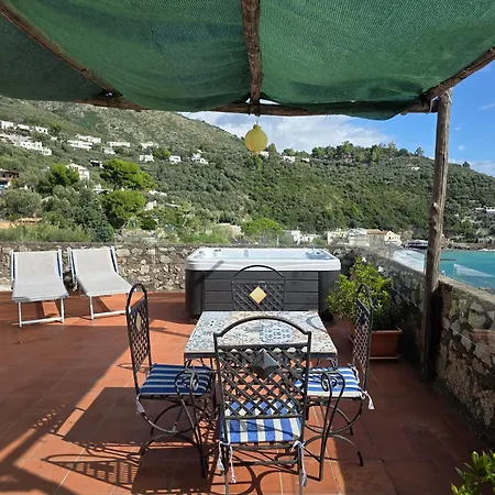 Villaggio Nettuno ネラノ